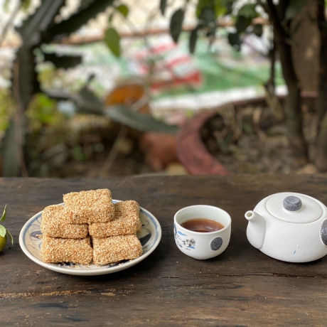 Bánh khô mè đen